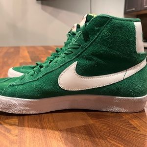 Nike Blazer Mid ‘77 Suede Pine Green  White Men's size 9.5